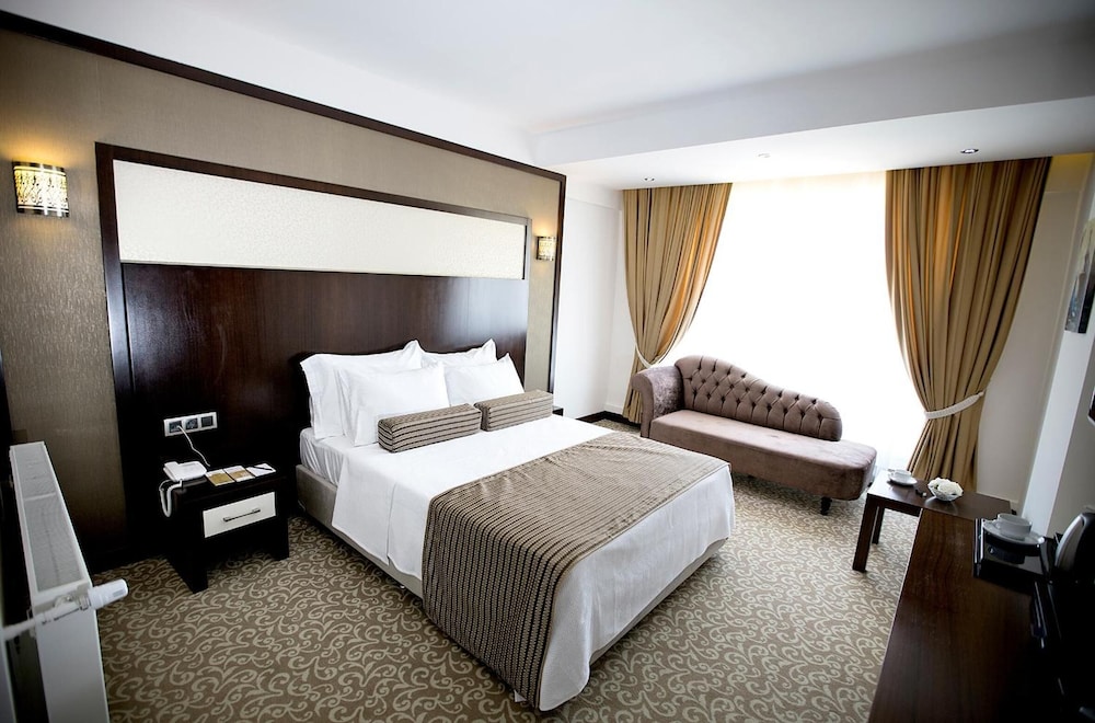LAVIN OTEL 15/72