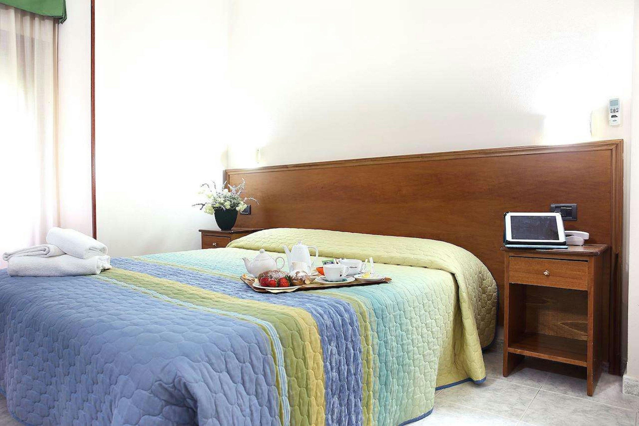 Pausania Inn 7/36