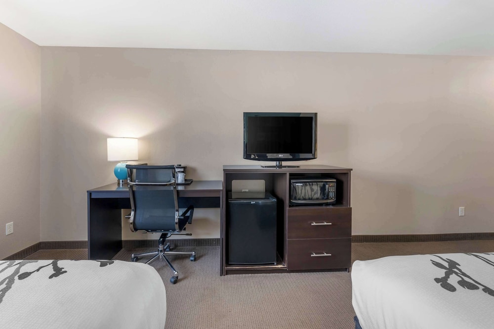 Sleep Inn & Suites Hays I-70 52/59