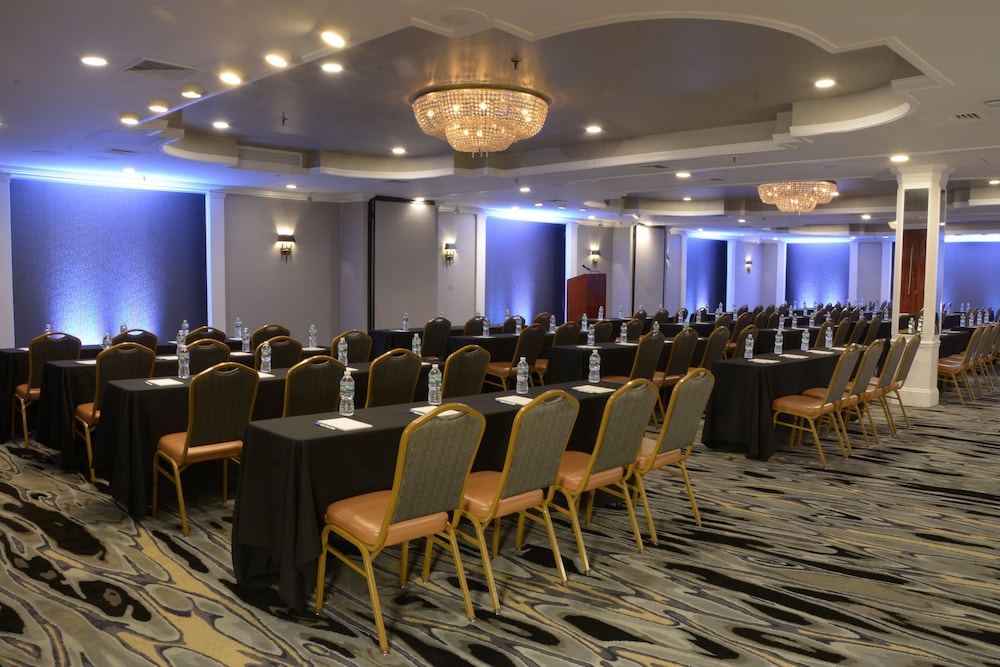 Adria Hotel And Conference Center 50/57