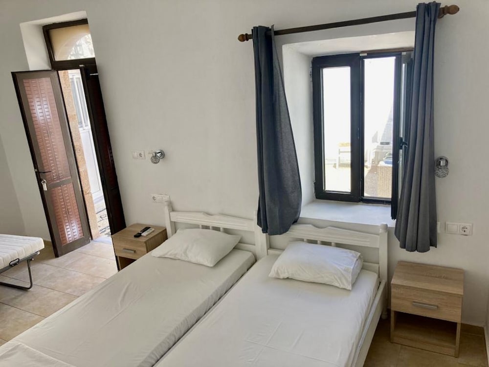 Room at Pals Studios Pefkos, Pefkos