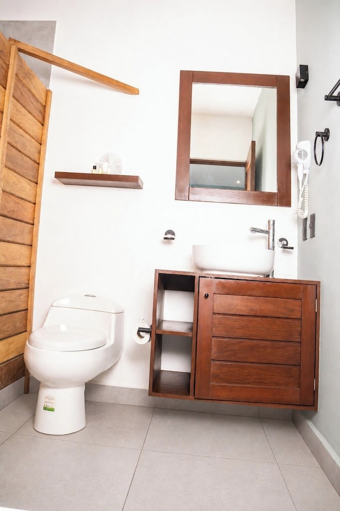 Mura Hotel Boutique 60/62