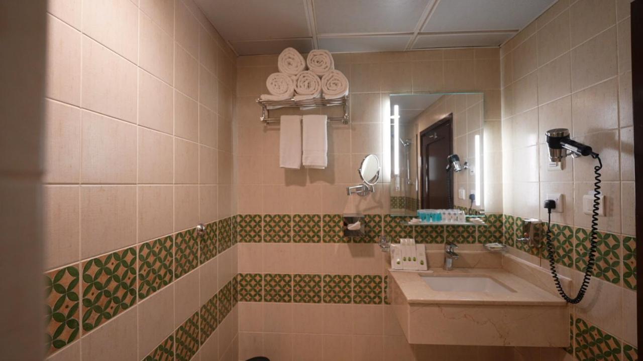 فندق ارتال العالمي (ASTONEAST TAIBA HOTEL Ex Artal Al Alami) 49/49