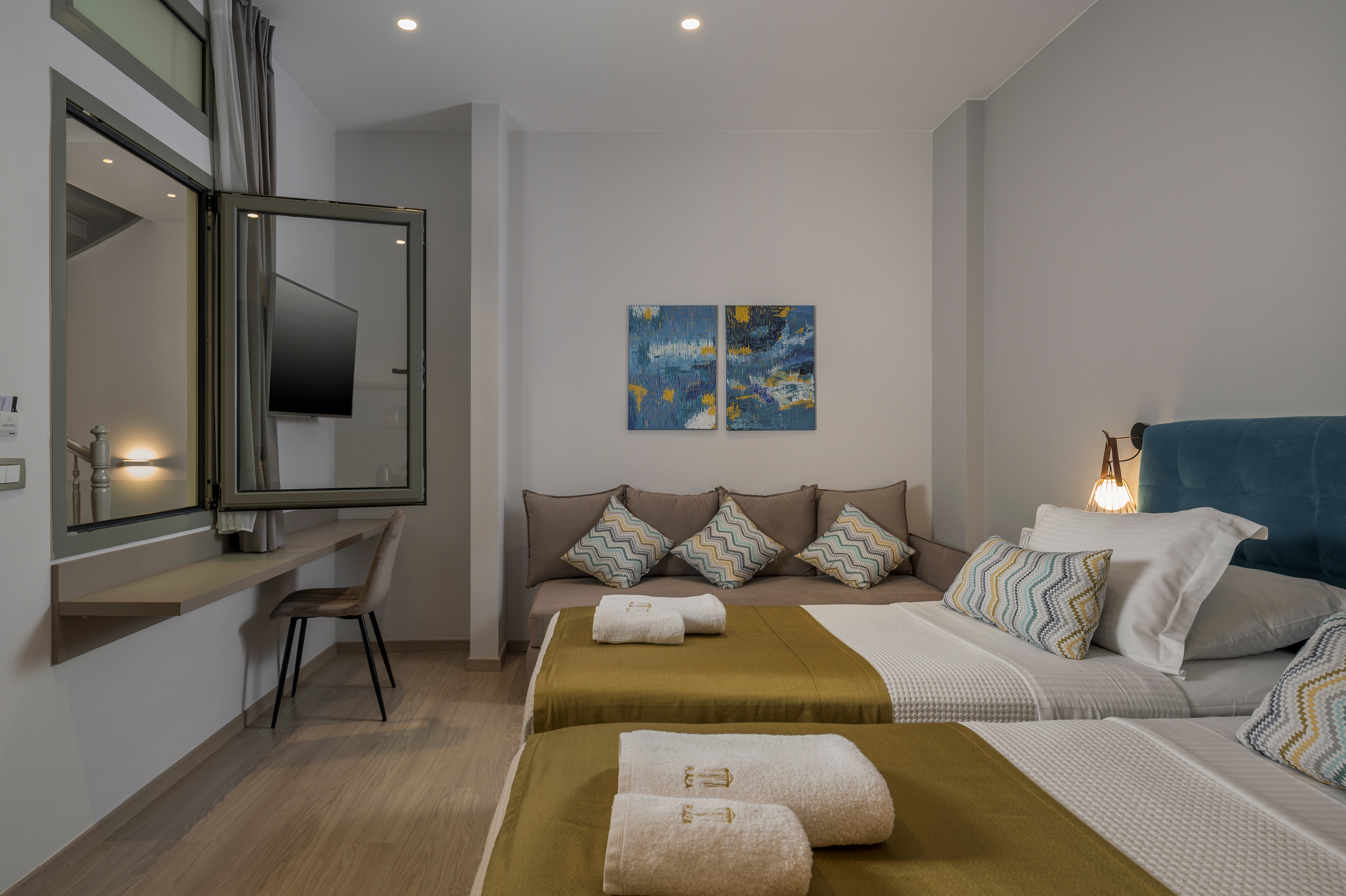 Inner, Standard, Triple, Twin Beds, with View