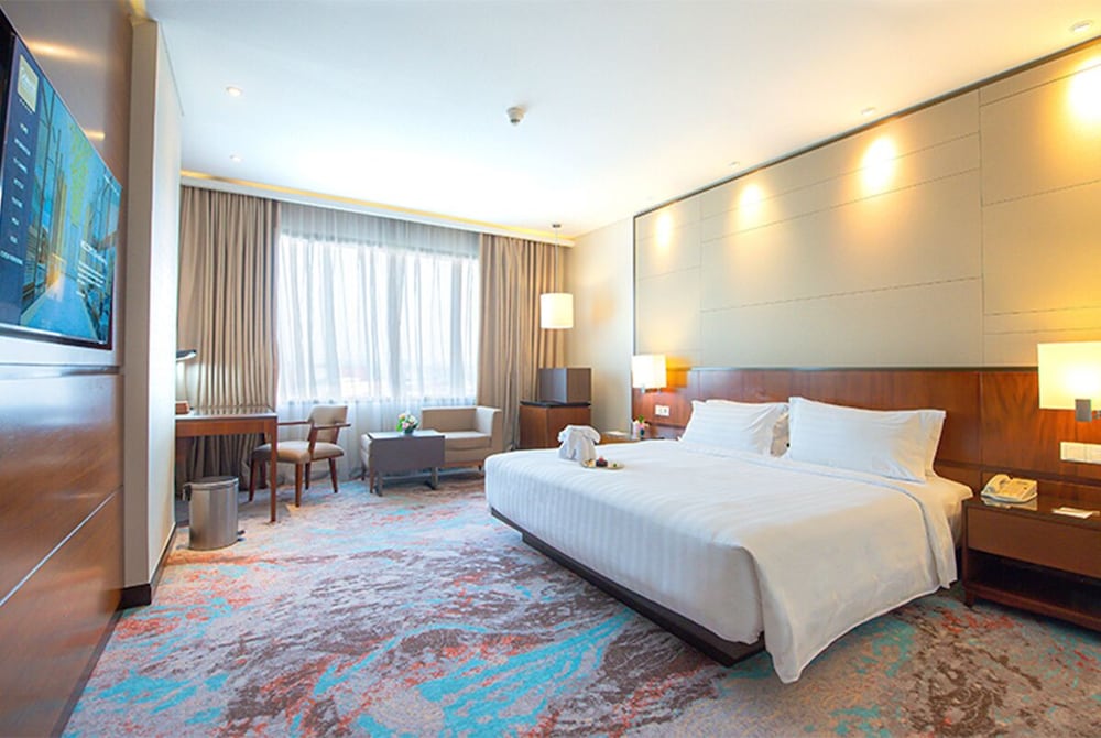 Gumaya Tower Hotel Semarang 21/73