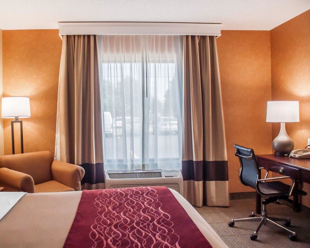 Quality Inn Near Walden Galleria Mall 26/36