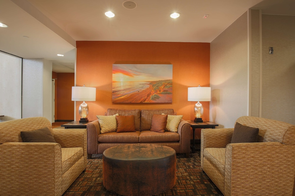 Hampton Inn & Suites Camarillo 29/39