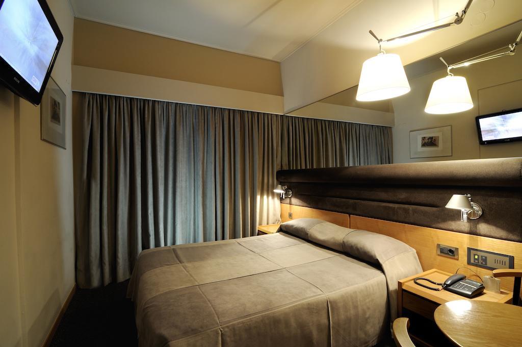 Maniatis Hotel 8/22