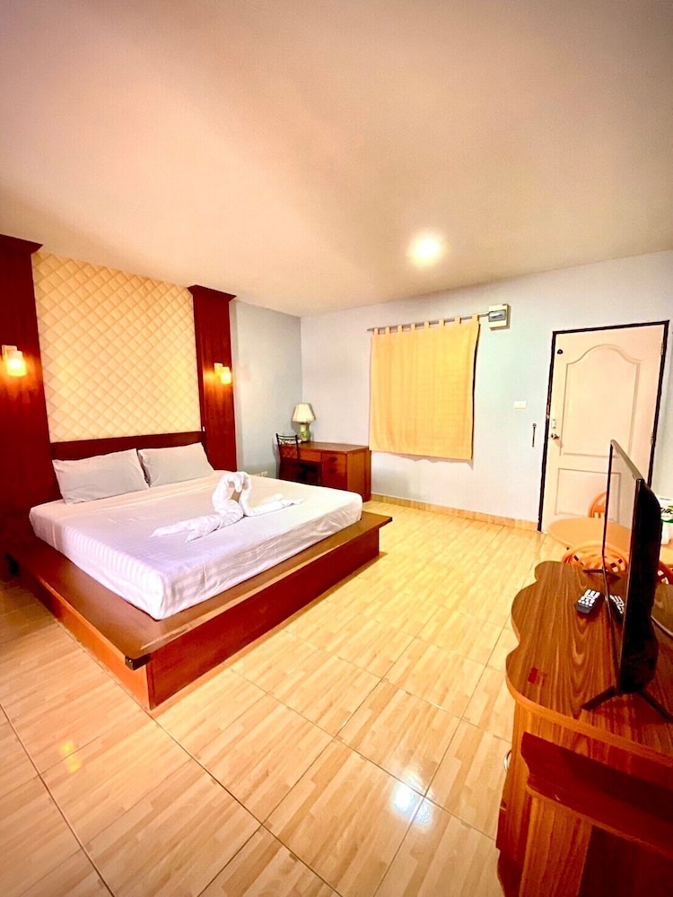 Green Beach Pattaya 18/60