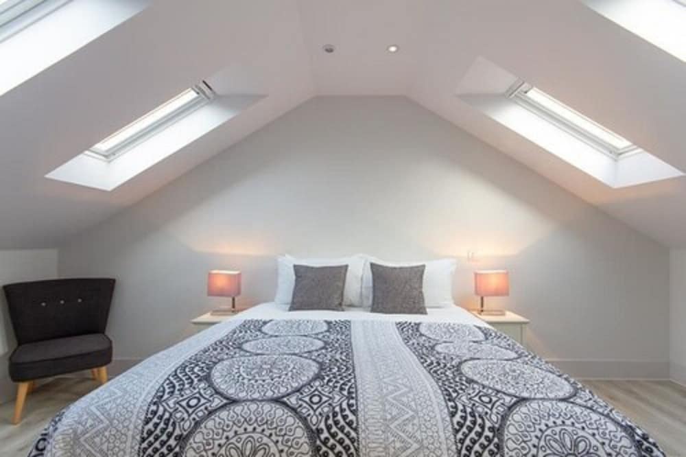 Citystay-Midsummer Mews 6/23