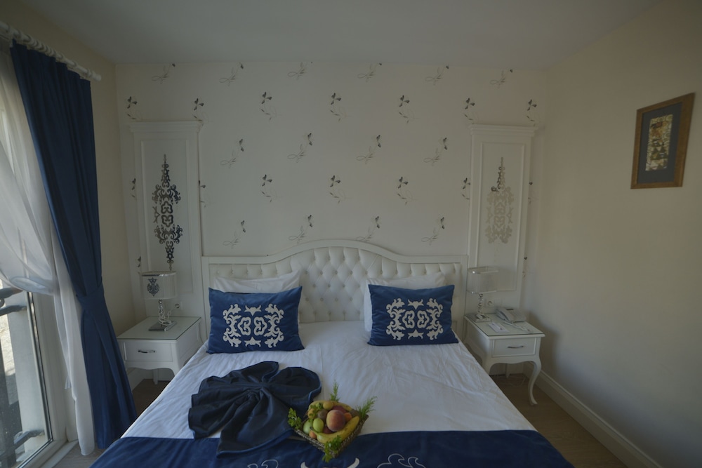 Sarnic Hotel and Sarnic Premier Hotel 15/50
