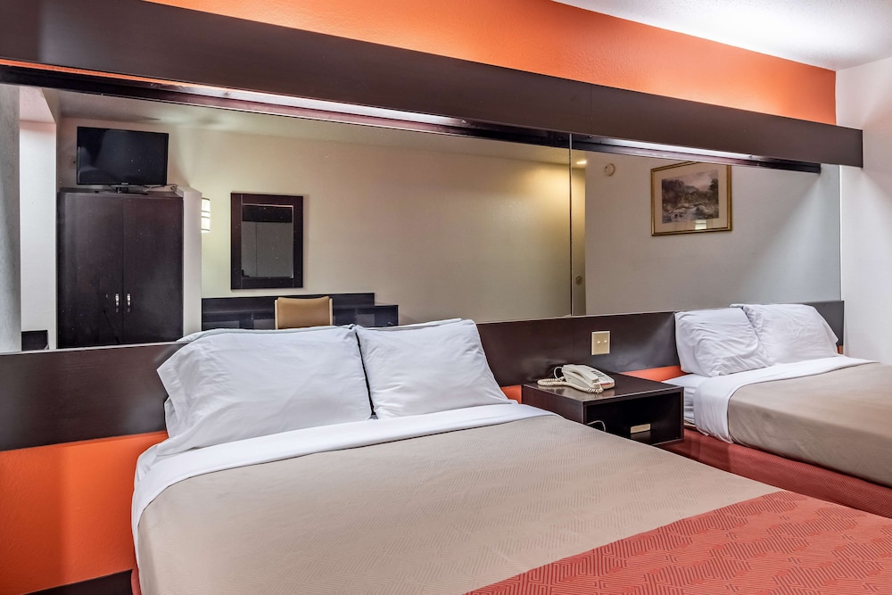 Motel6 Chattanooga, TN - Downtown 22/40