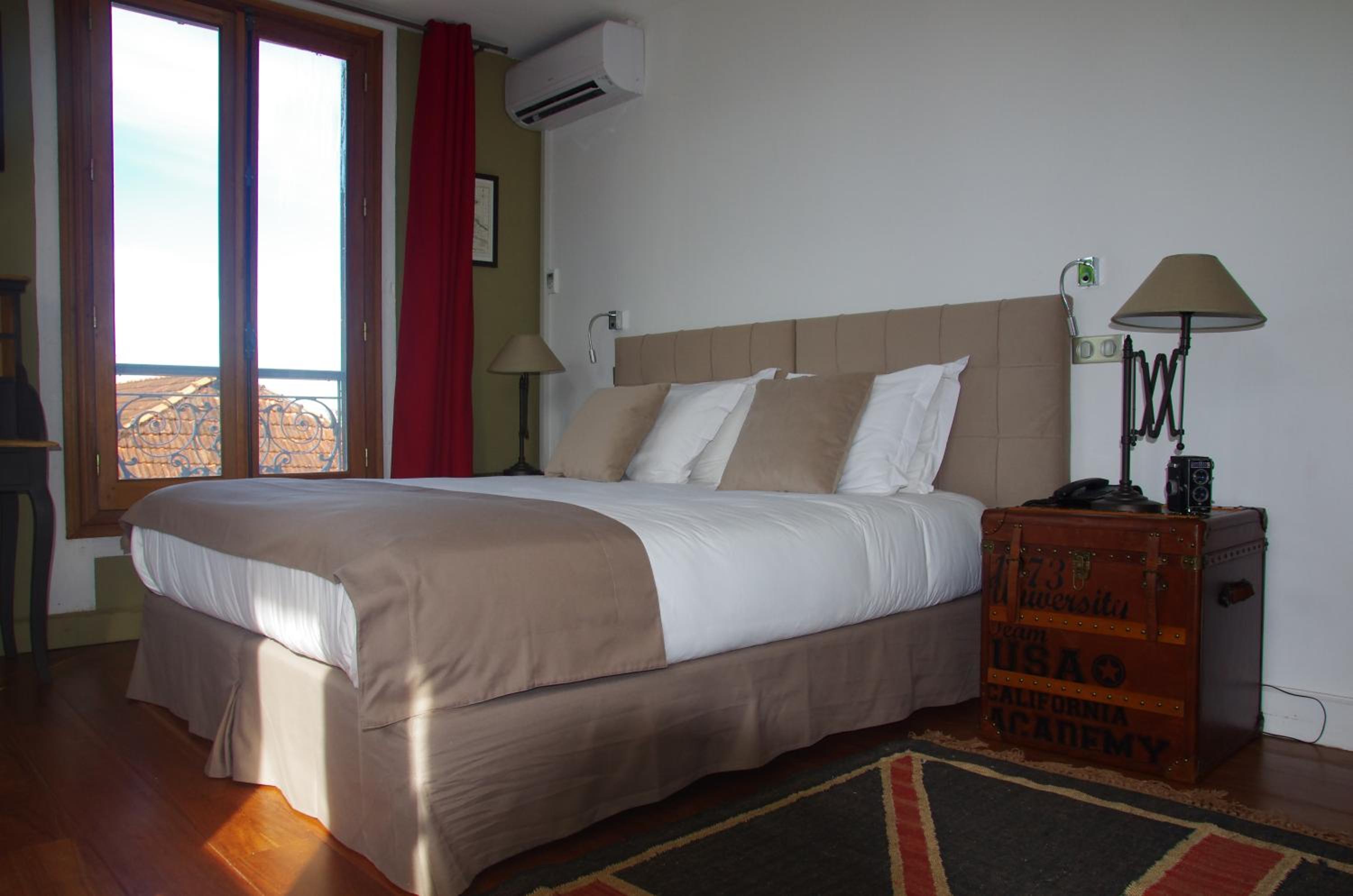 جناح، Hotel des Palmistes 4/4