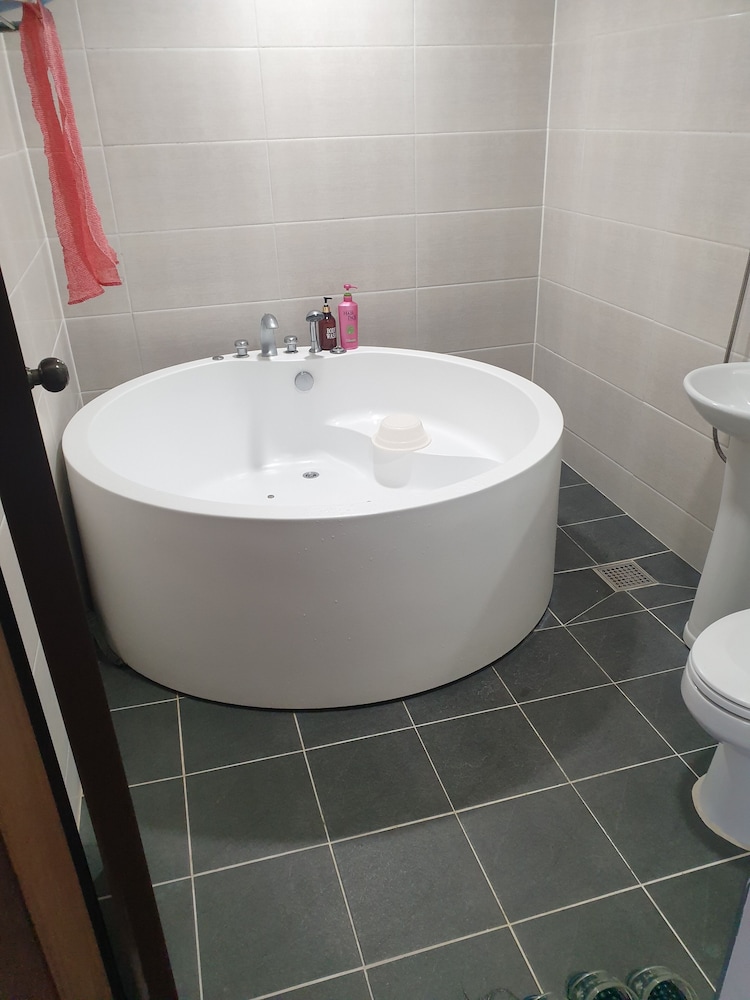 R.I Spa Hotel 30/40