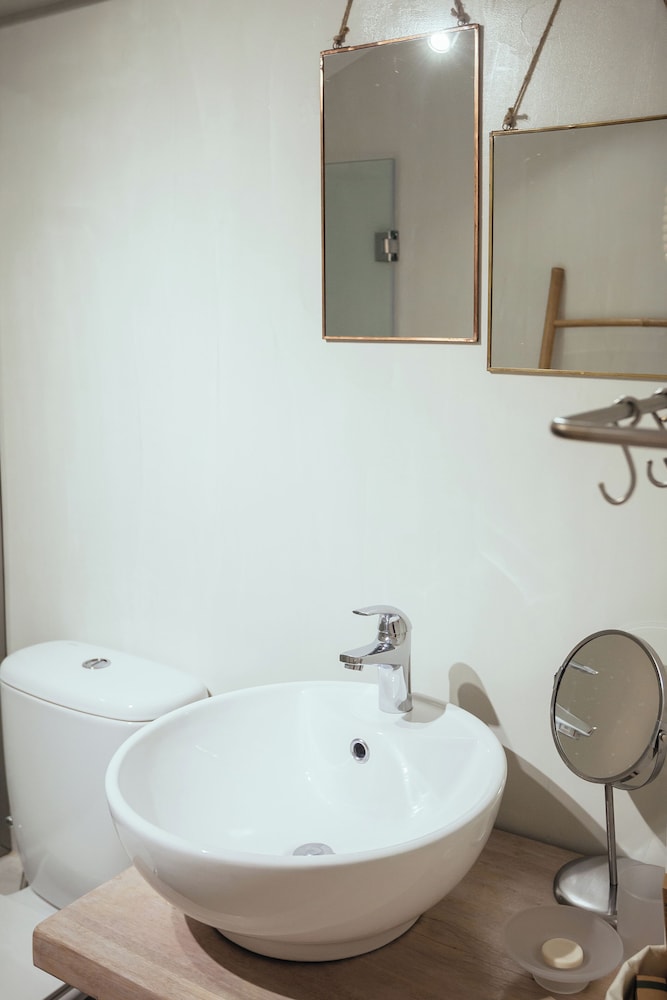 Deluxe, Suite, Double Bed, Stair Access Only, Sofa, Balcony, Attic، Amymone and Adiandi 8/10