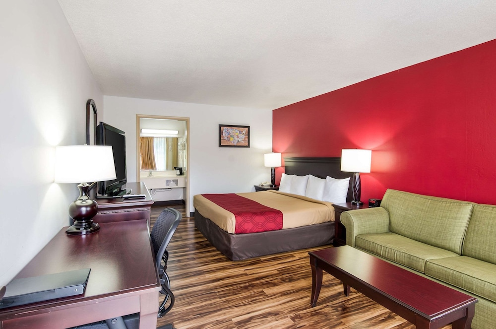 Econo Lodge Marion I-81 26/36