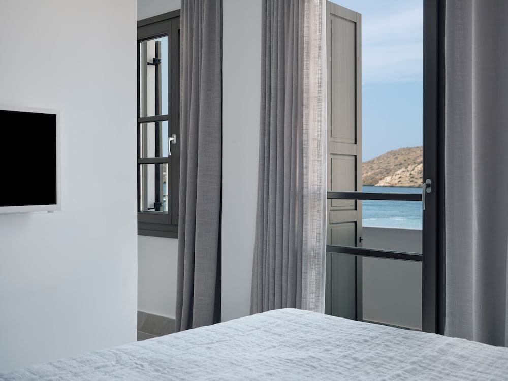 Acteon Hotel 32/52