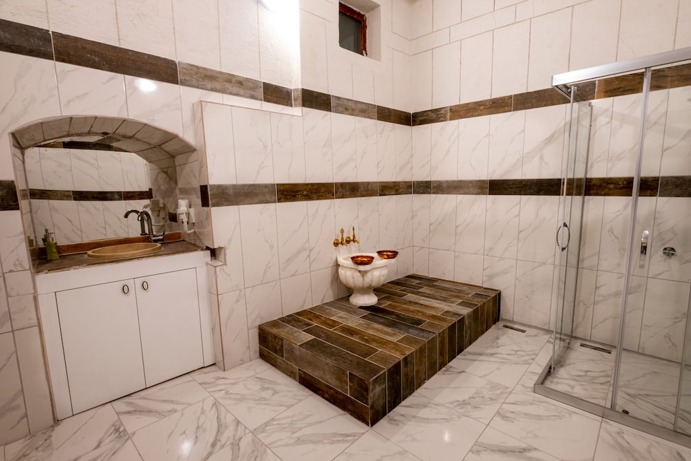 Mesken Cave Suites 32/50