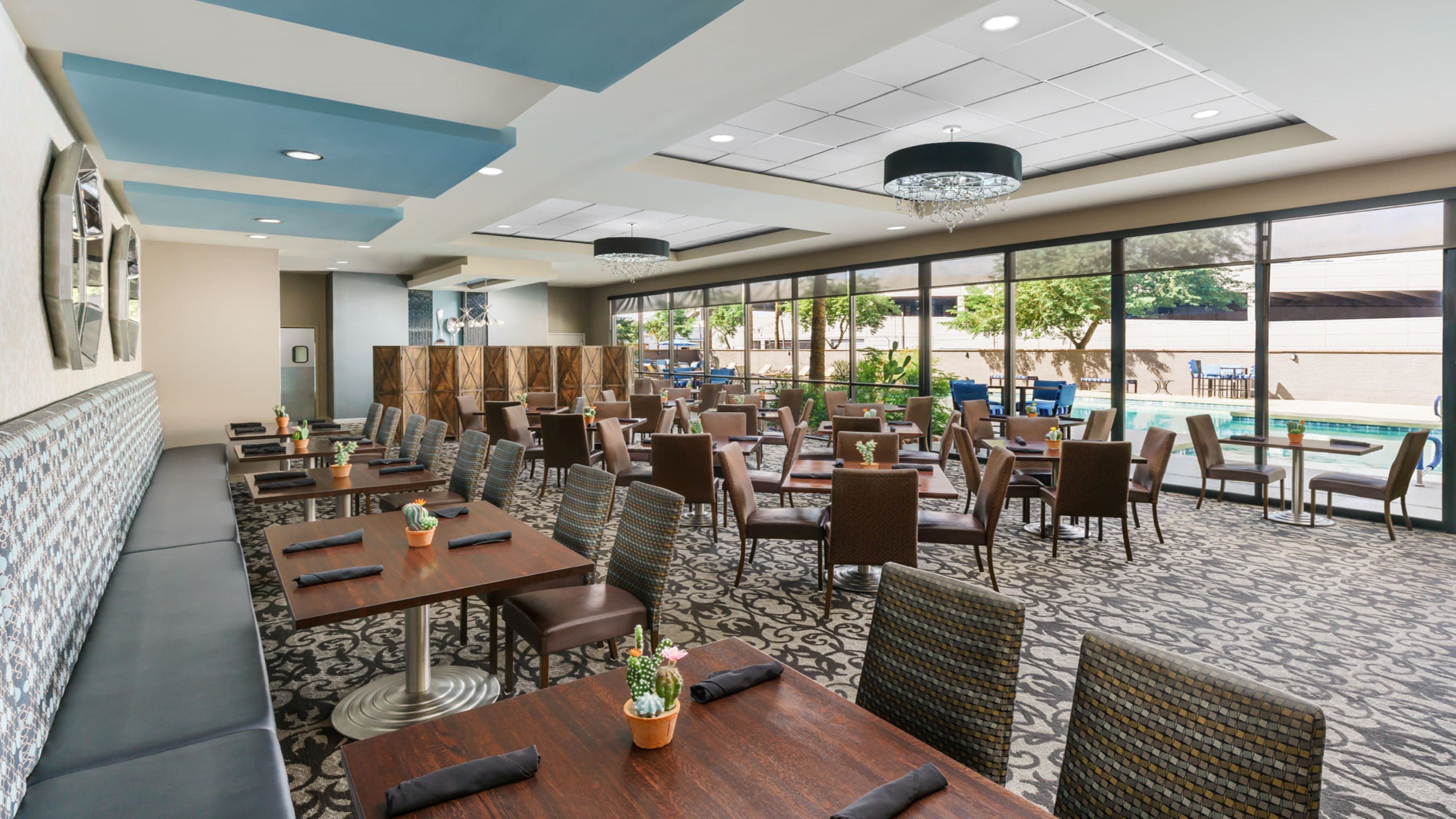 Crowne Plaza Phoenix Airport - Phx 35/76