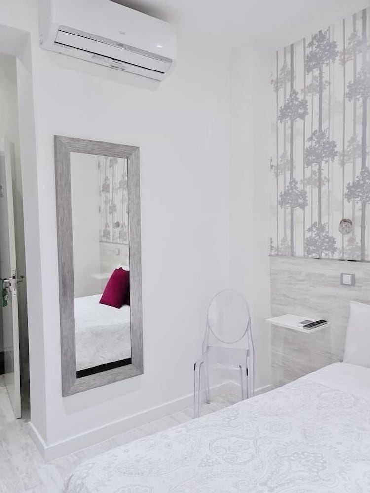 Hostal Met Madrid 13/30