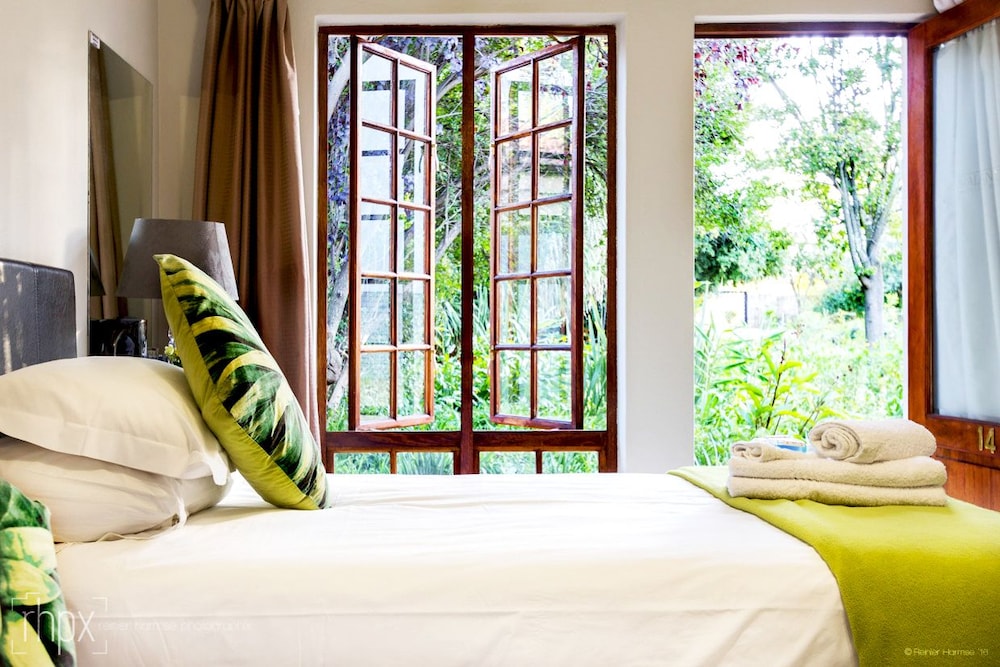 OR Tambo Guest House 24/49