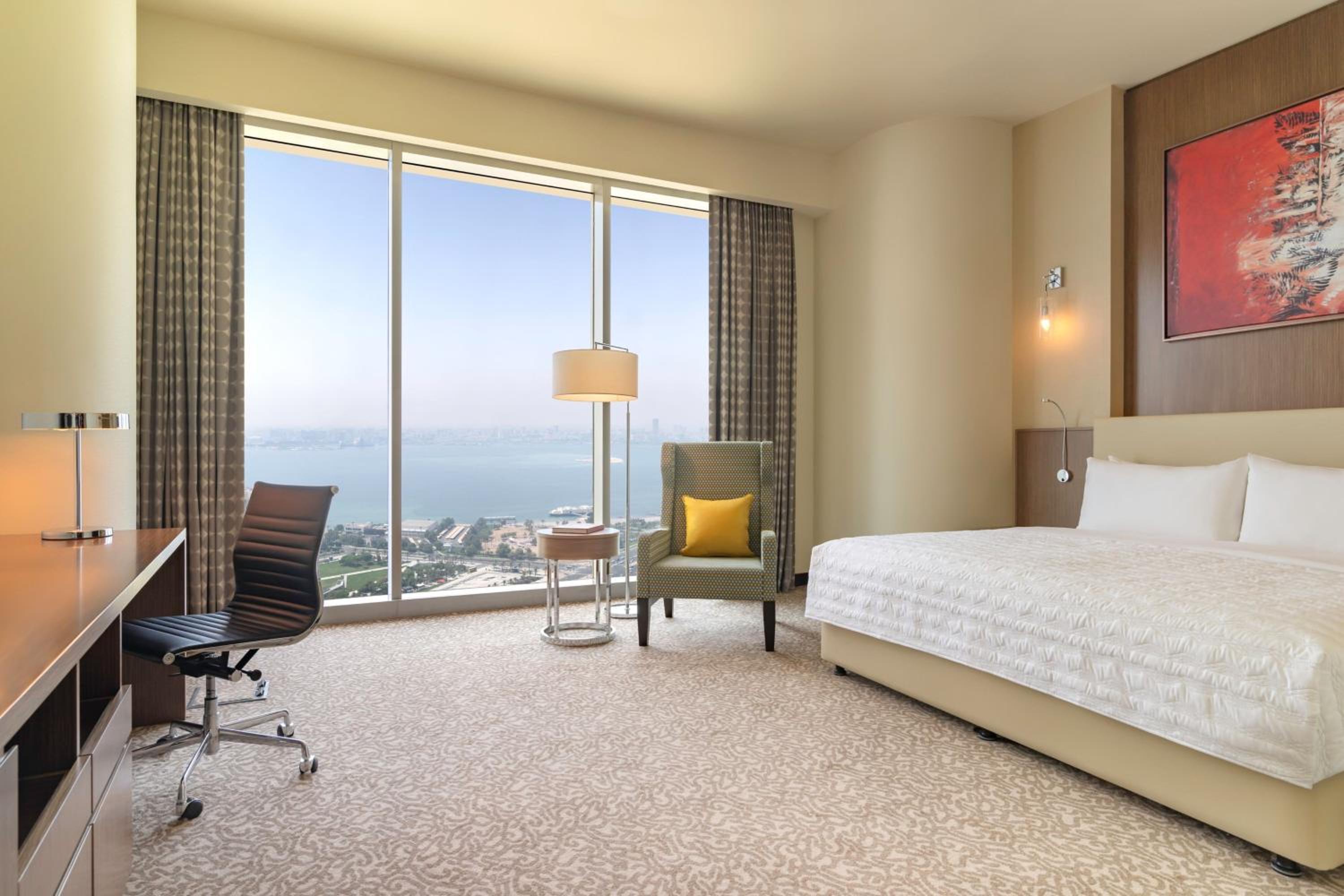 Meridien Club, Guest Room, King Bed, Sea View