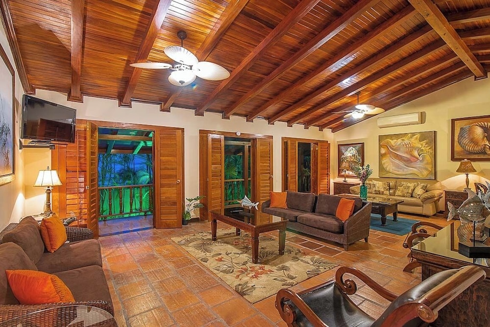 Hotel Villas Lirio 30/48
