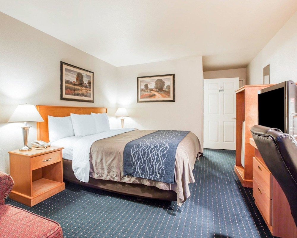 Comfort Inn & Suites Salinas City Center Area 17/45