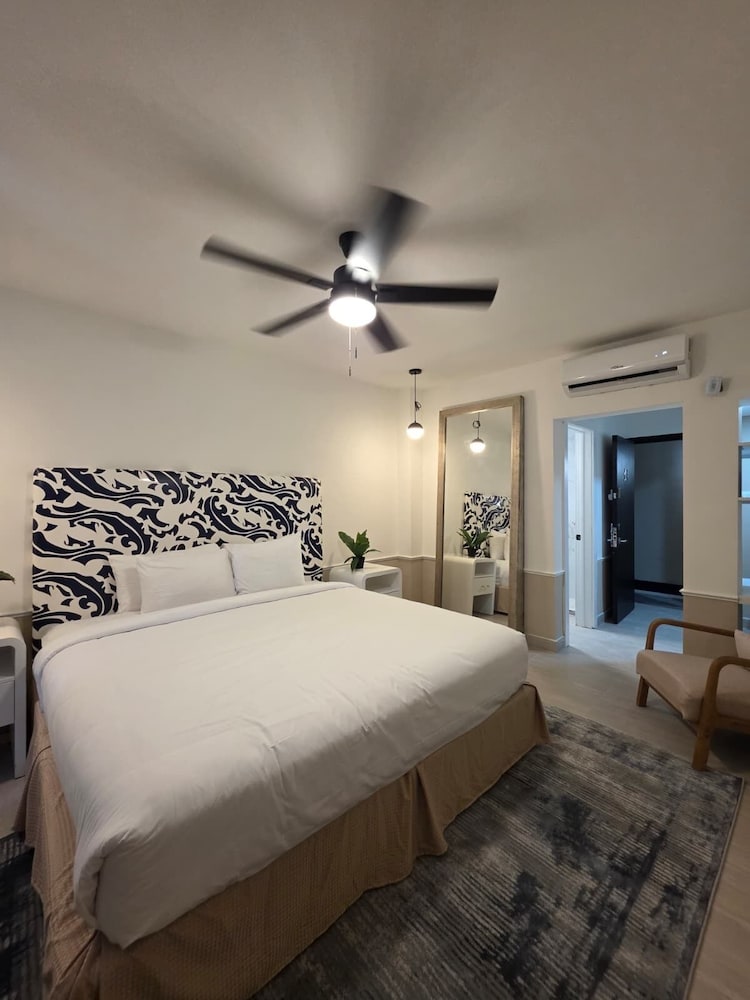 Hotel Harrison 13/51