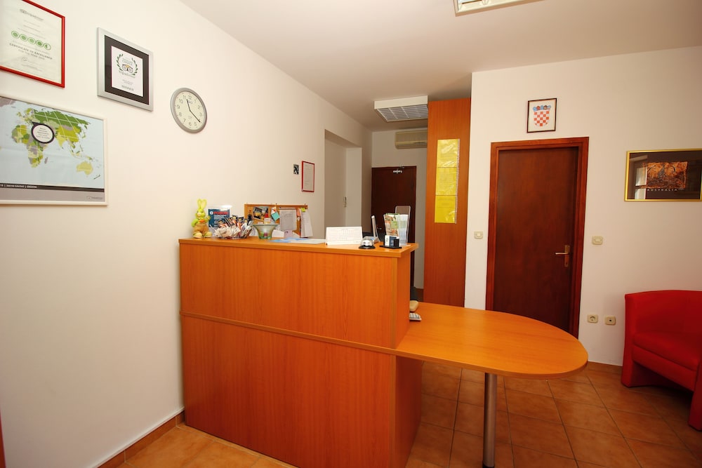 Bacan Serviced Apartments 9/64