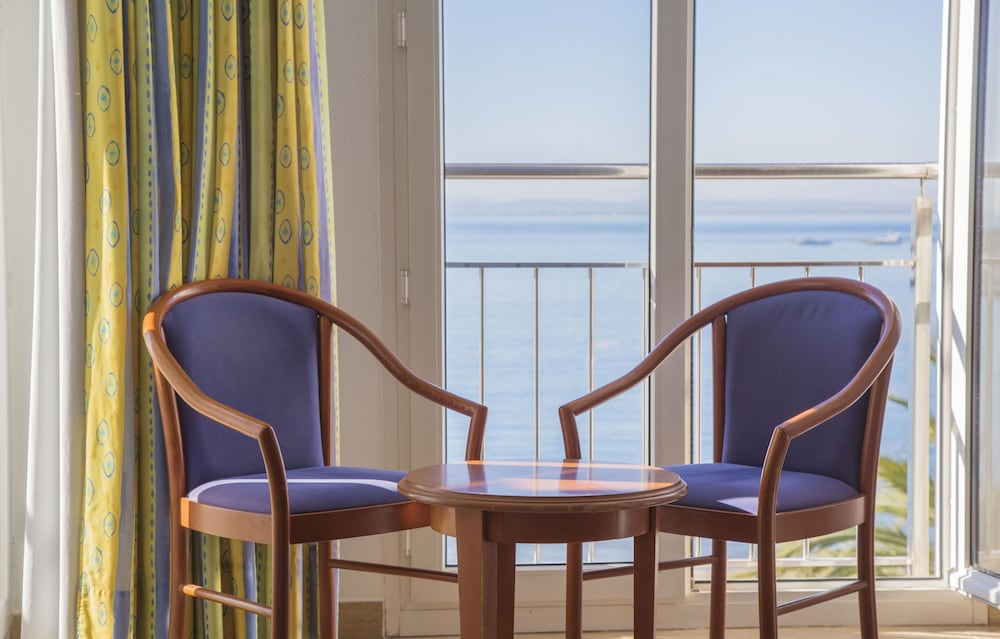 Risech Hotel 52/64