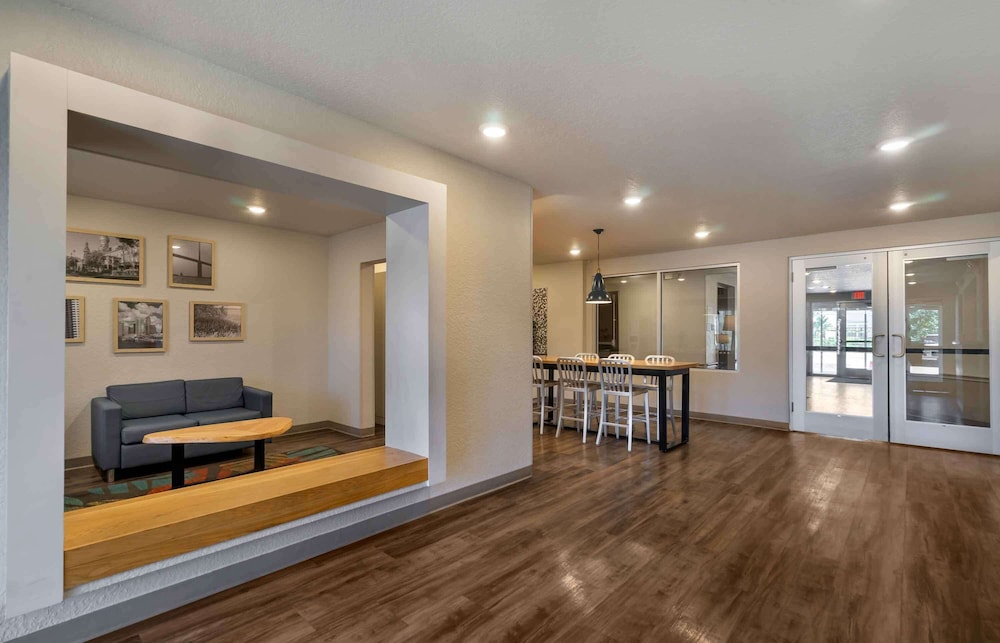Extended Stay America Select Suites Tampa Brandon East 35/57