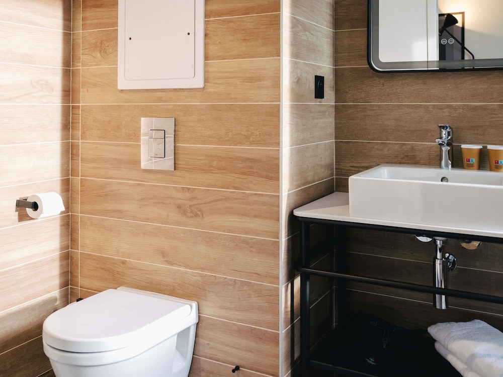 Standard, Double Bed, ibis Rouen Centre Rive Droite Pasteur 8/10
