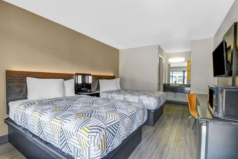 2 Full Beds - Smoking