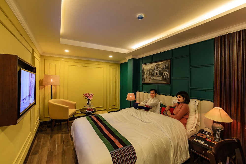 Sapa Clover Hotel 11/23