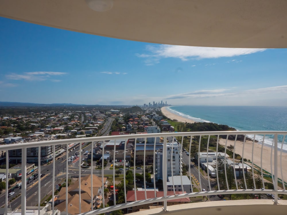 Burleigh Surf Apartments 6/77