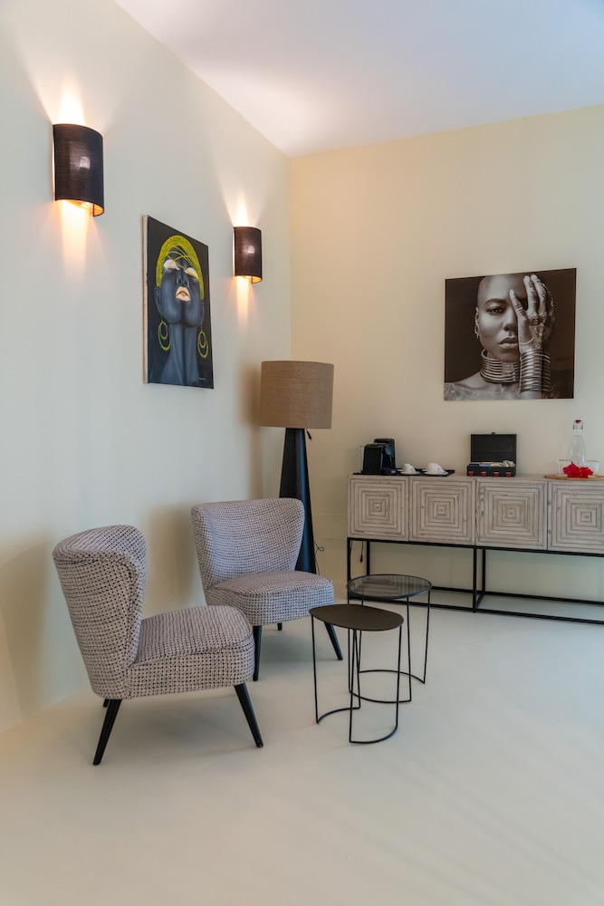 Alma Boutique Hotel 34/50