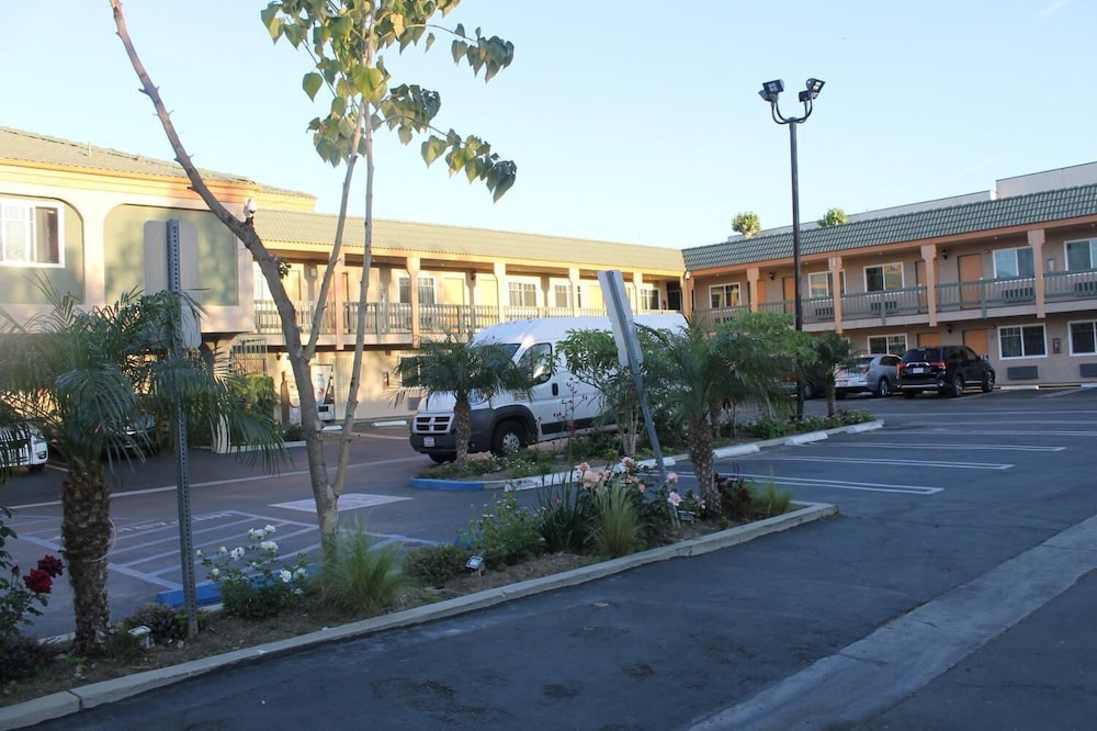 El Rancho Inn 28/36