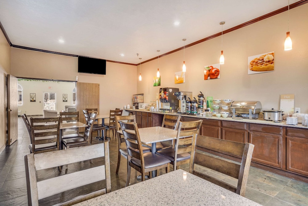 Quality Inn Hastings NE 25/26