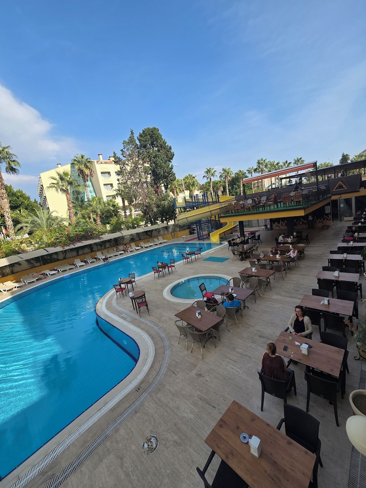 Stella Hotel 55/56