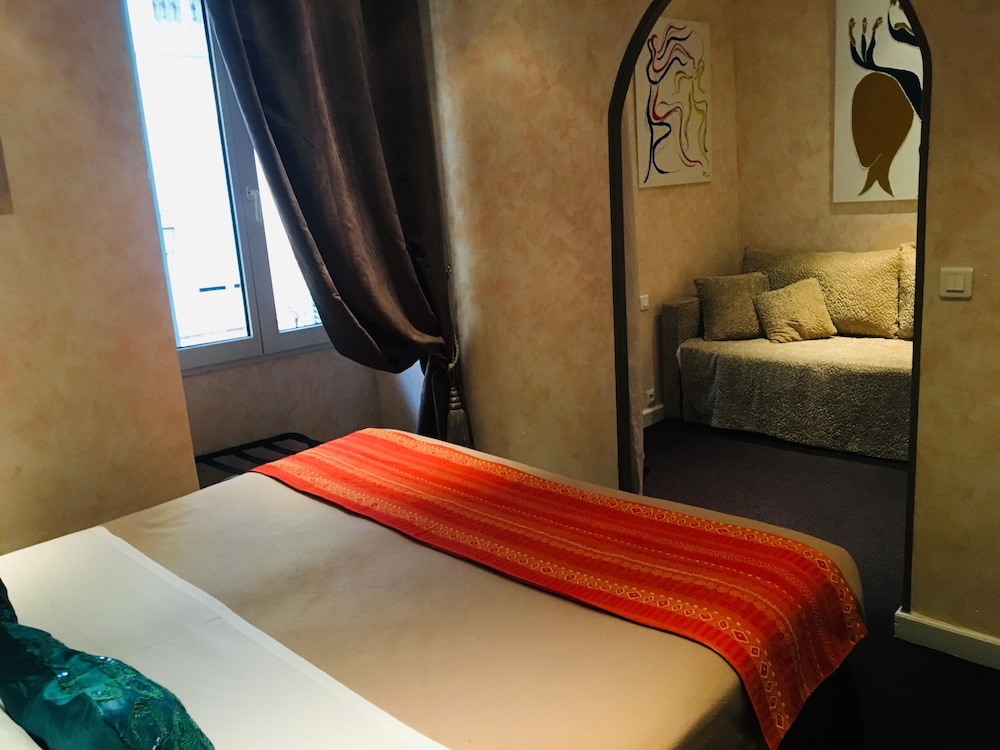 VILLA LA TOUR 23/76
