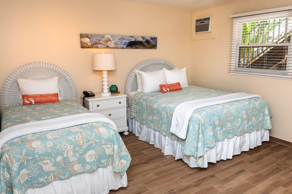 Cedar Cove Resort & Cottages 27/78