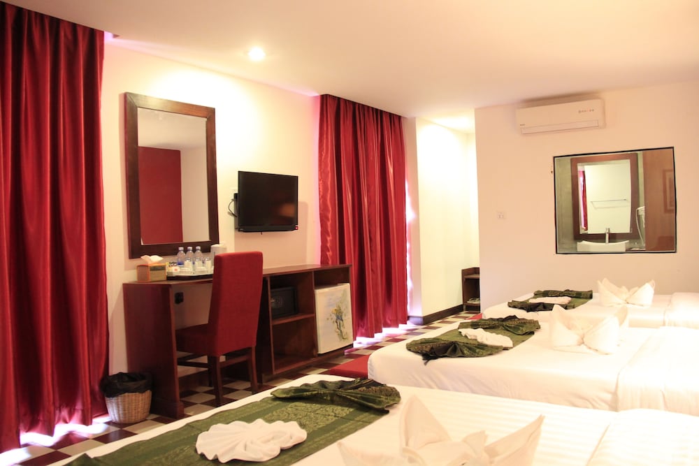 MEKONG ANGKOR PALACE HOTEL 27/70