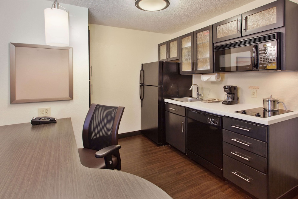 Sonesta Simply Suites Philadelphia Mount Laurel 19/22