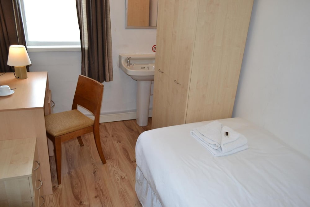 Croft Hotel 14/60