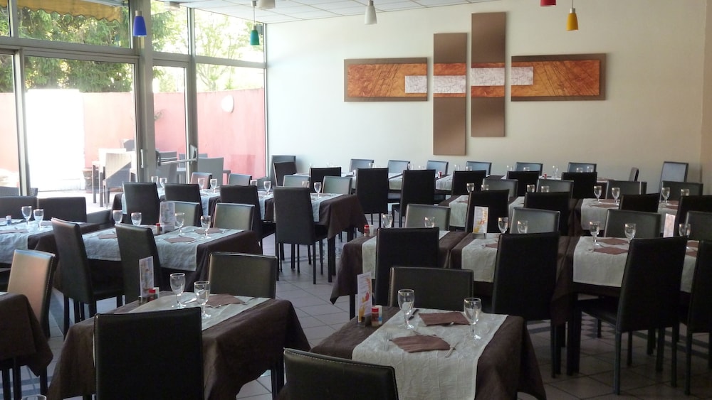 Escatel Hotel 40/60