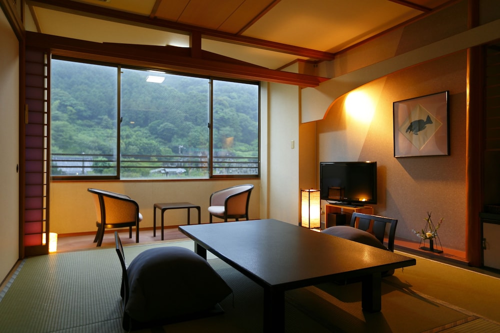 AWA Nishi-Izu 30/36