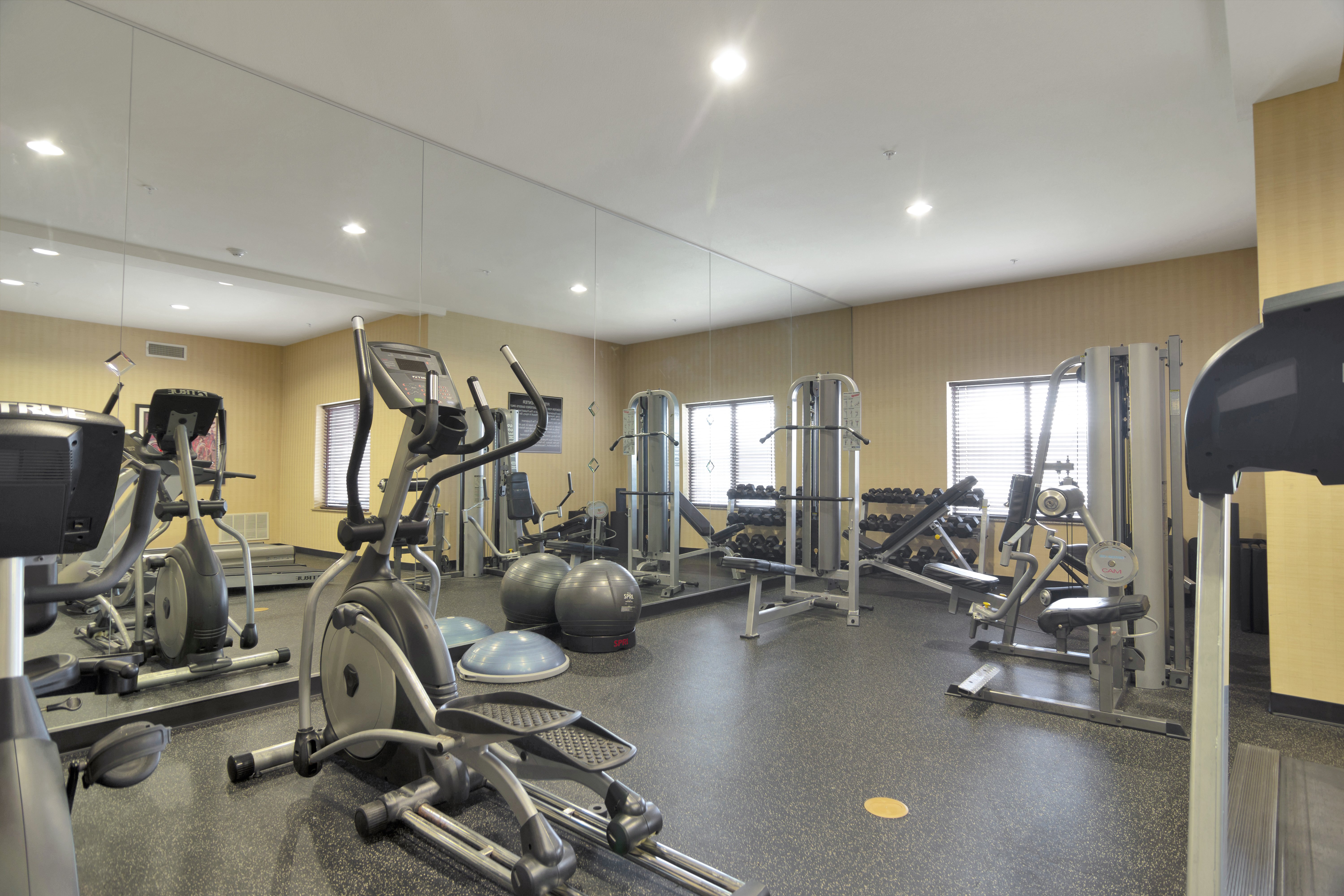 Holiday Inn Express Hotel And Suites Dfw West Hurst 37/74