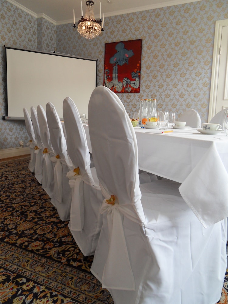 Annas Hotell 41/50