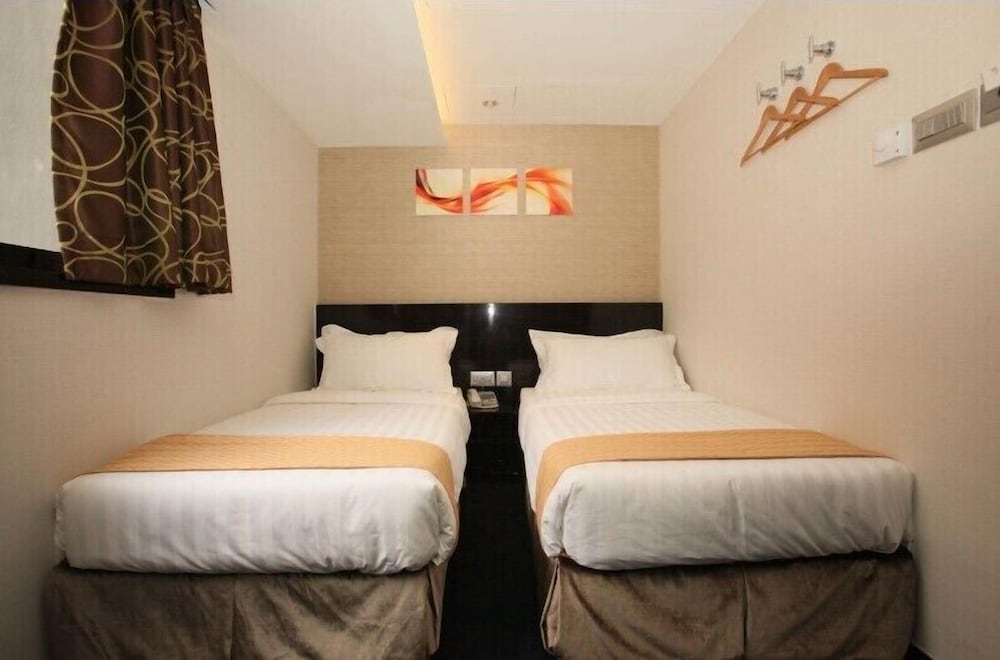 Noble Park Hotel 13/21